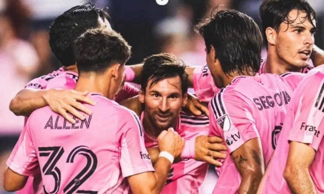 引发全球关注的足球狂欢，震撼人心