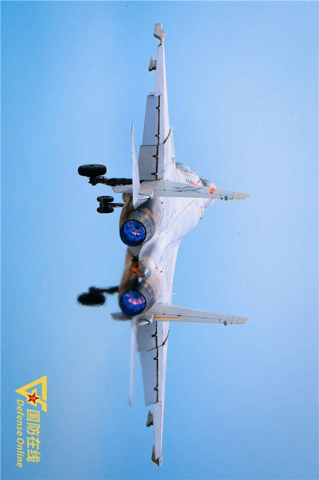 镜像队强大阵容亮相，展现霸气风采