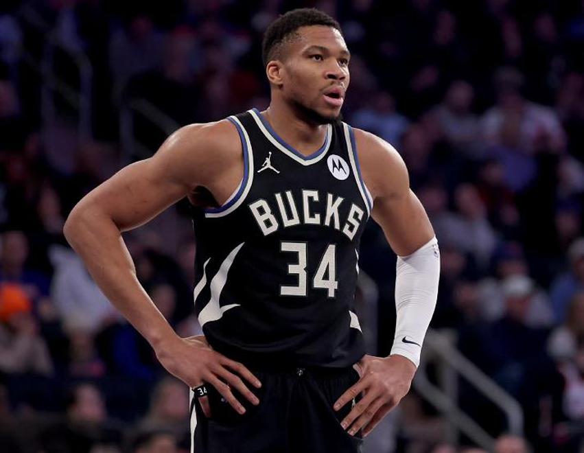 雄鹿逆袭惜败绿军，字母哥分无功而返的简单介绍