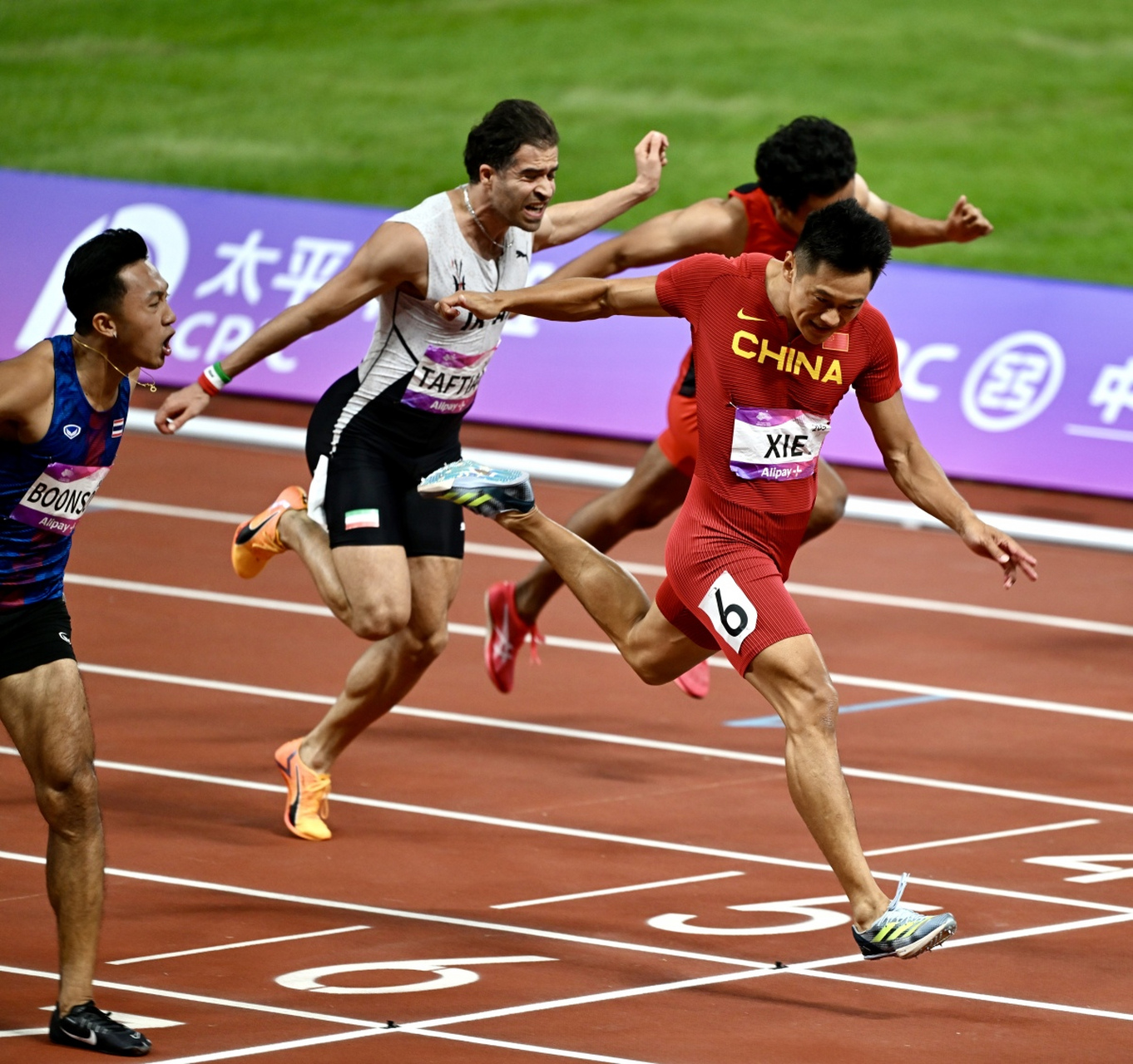 百米飞人,中国选手再度夺冠 百米飞人,中国选手再度夺冠