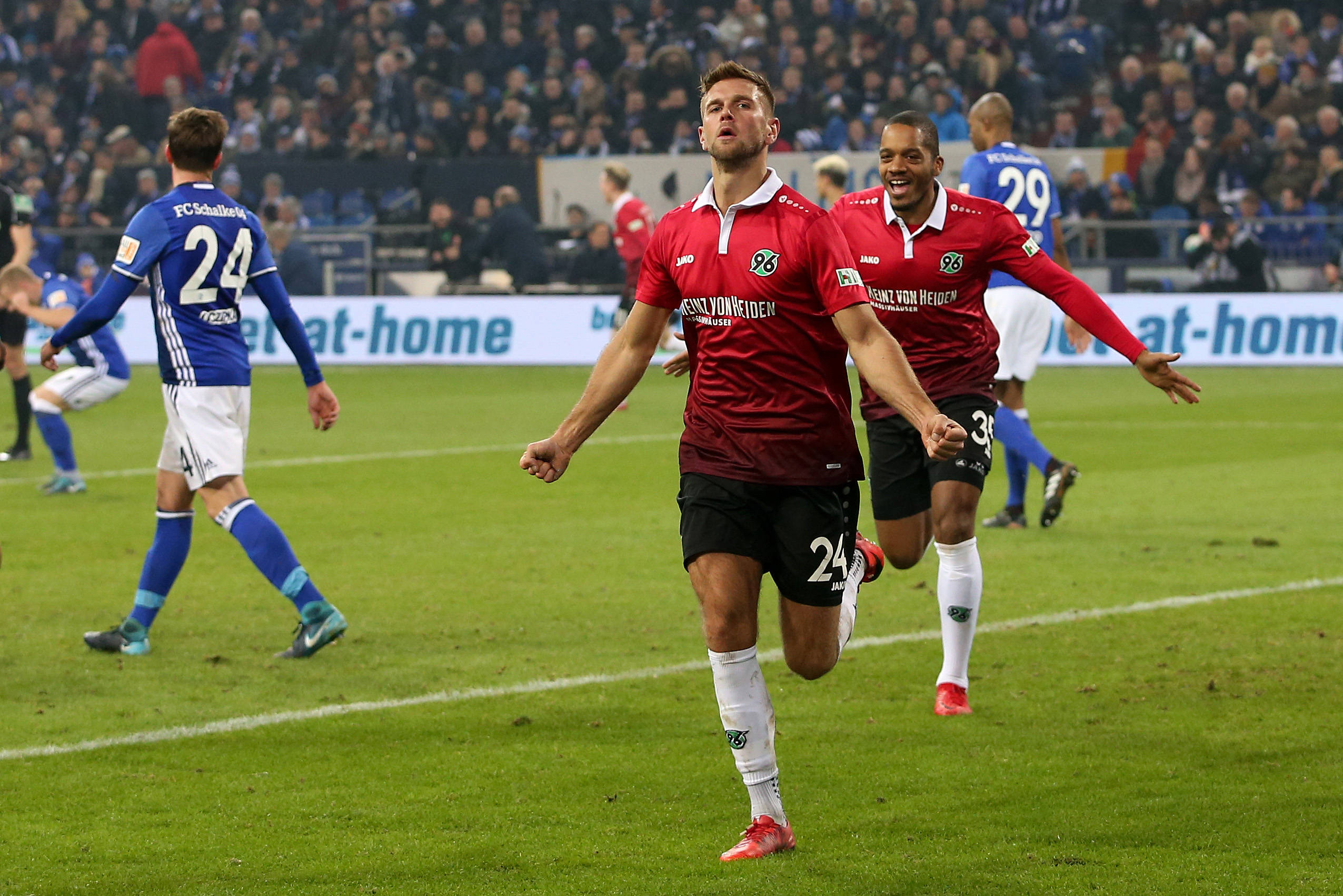 柏林赫塔客场获胜,士气高涨的简单介绍 柏林赫塔客场获胜,士气高涨的简单介绍