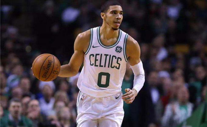 新秀崭露头角,成为球队新希望 新秀崭露头角,成为球队新希望