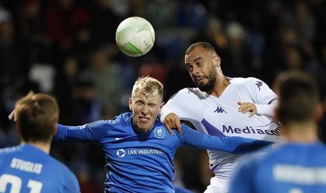 关于足球赛事剑拔弩张,胜负难分悬念重重的信息 关于足球赛事剑拔弩张,胜负难分悬念重重的信息