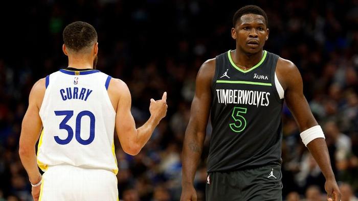 湖人对战森林狼戴维斯对唐斯的对抗 湖人对战森林狼戴维斯对唐斯的对抗