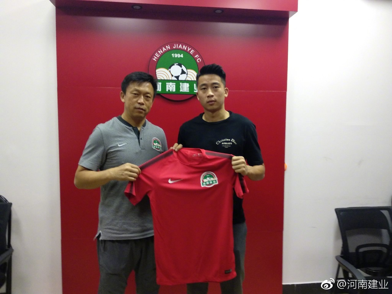 河南建业千钧一发,全队奋勇拼搏 河南建业千钧一发,全队奋勇拼搏