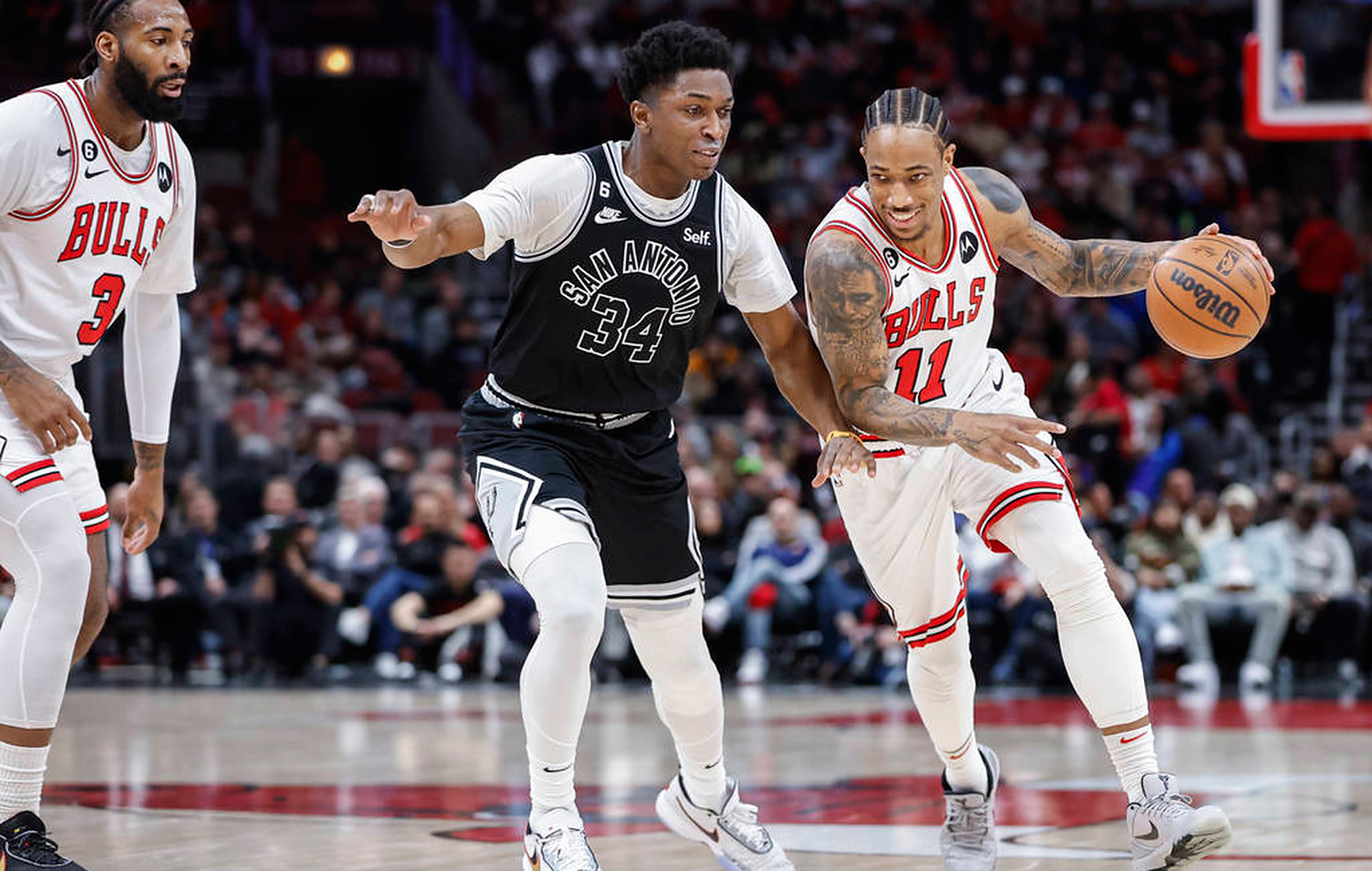 马刺胜公牛，西部半决赛步入淘汰赛