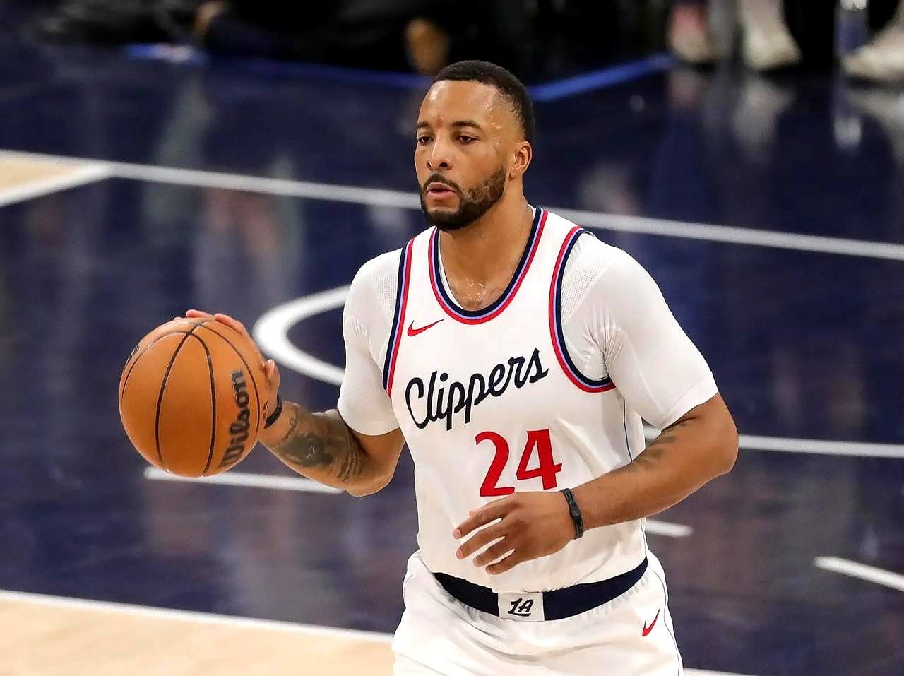 包含快船队宣布助教团队完善调整的词条